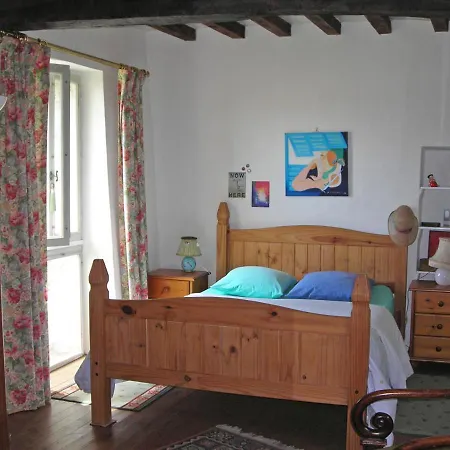 Au Coeur De La Cite Medievale Bed & Breakfast